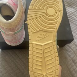 Air Jordan 1 Mid SE GS Ice Cream 