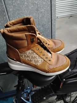 Michael Kors Boots. (Brand New) Size 6.5