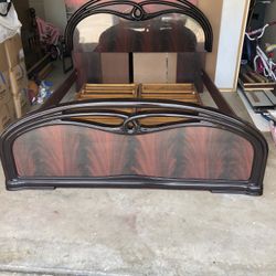 Queen Size Bedroom Set Cleared