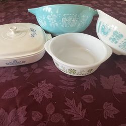 Pyrex Bowl set And Cake Dish