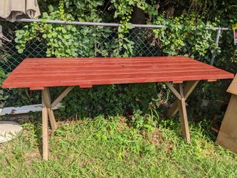 Picnic table