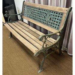 Parkland Heritage iron and wood park bench. Outdoor patio deck bench. Heavy