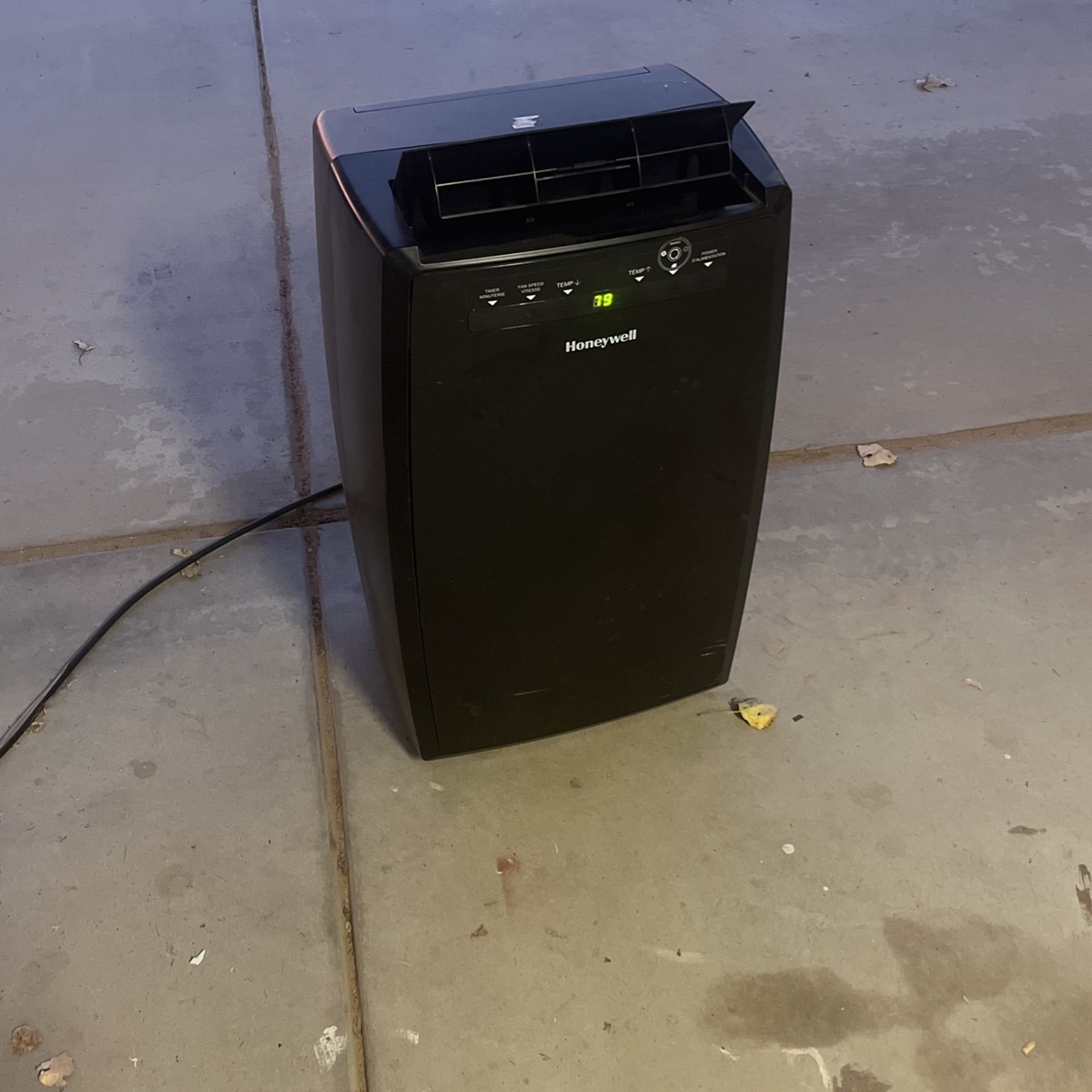Honeywell MN10CESBB 10,000 BTU (ASHRAE) Portable Air Conditioner with Dehumidifier & Fan