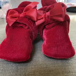 Brand New Holiday Bow Red Robeez Infant Shoes 3-6 Months