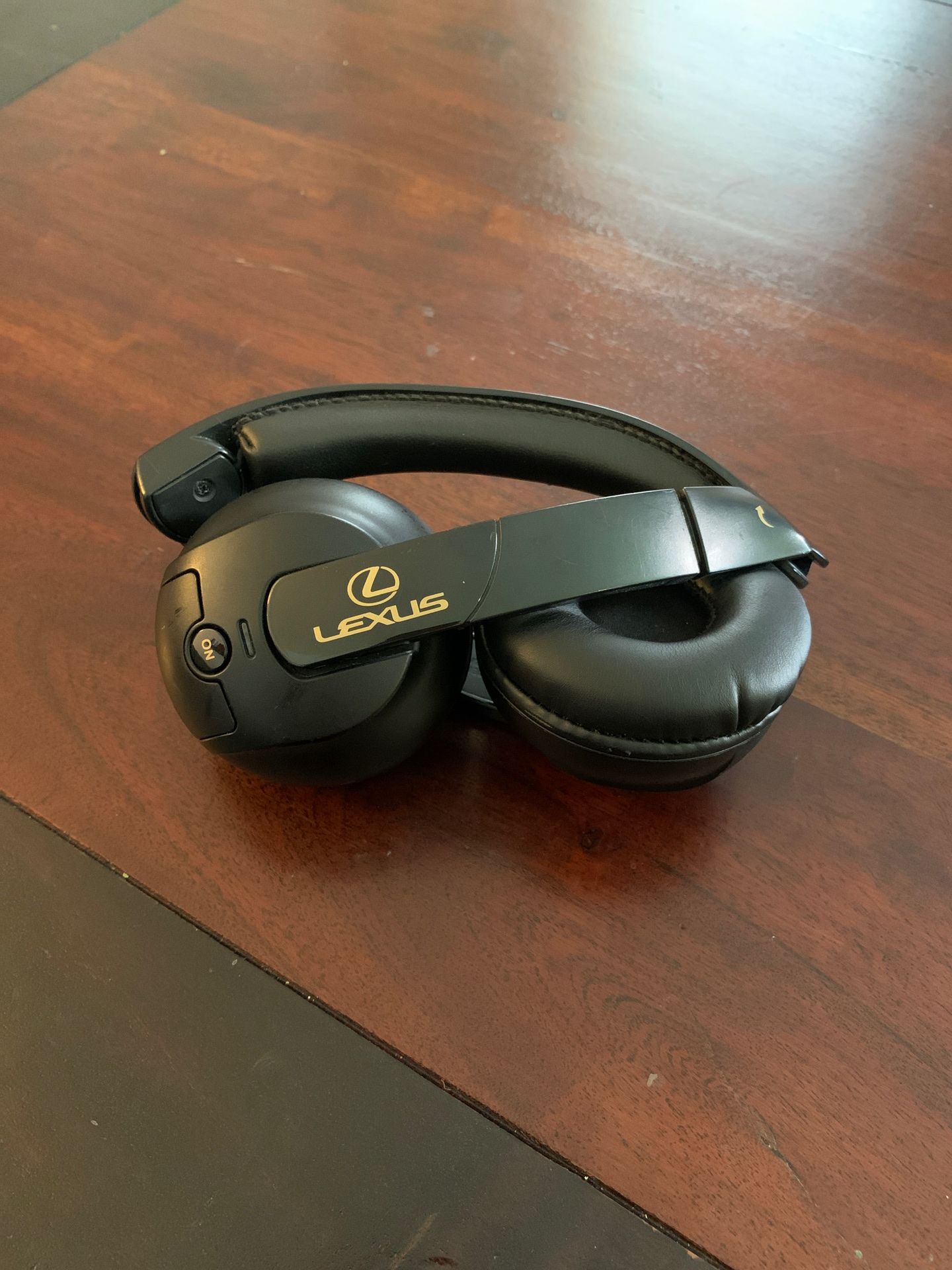 Lexus Bluetooth car headphones