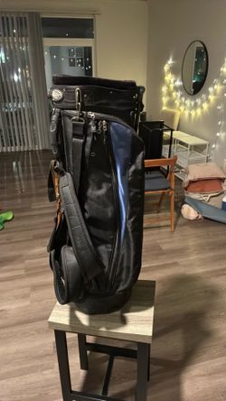 Golf club bag