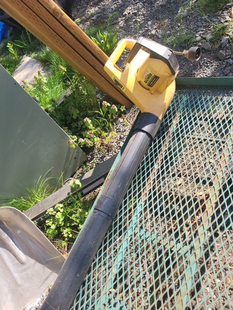 Leaf Blower