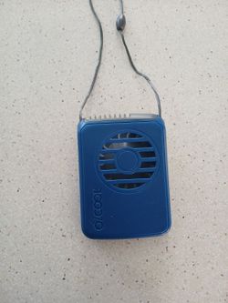 Portable cooling fan