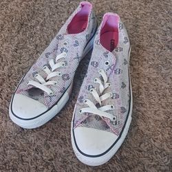 Womens converse size 10 asking $40