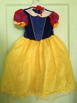 Snow White Halloween costume