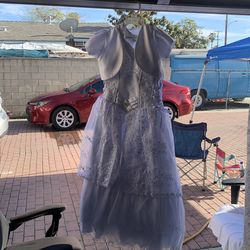 Gratis Vestido para primera comunión usado necesita lavarse porque tiene unas manchas talla 8/10