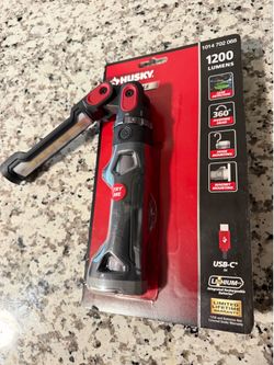 Husky 1200 Lumen Pivotal LED WorkLight