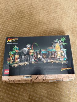 LEGO - Indiana Jones Temple of the Golden Idol 77015 Damaged Box