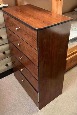 Dresser 5 drawers