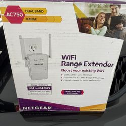 Netgear WiFi Extender - New 