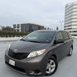 2012 Toyota Sienna