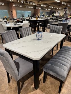 
🔥 BRAND NEW DINING SET – Financing Available!