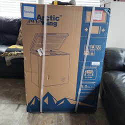 Artic King Freezer 5cu ft Black