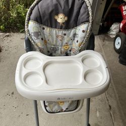 High Chair (Almost Like New)
