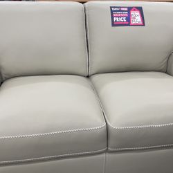 Crème Leather Loveseat 