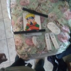 Wii Two Control And Wireless Sensors 4 Games In Side