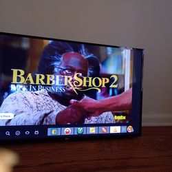 LG 40" Flat Screen w/remote and wall mount $121