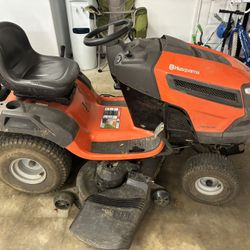 Husqvarna riding Mower 48 Inch Cut 