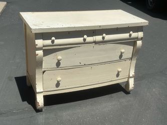 Antique dresser with key