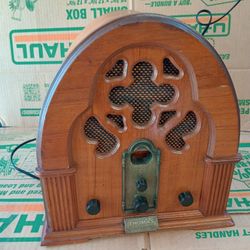 Vintage antique retro Thomas Collector's Edition AM/FM/AFC 1932 RadioCassette Model 217 works great