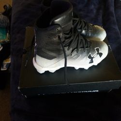 Youth Under Armour High Top Cleats