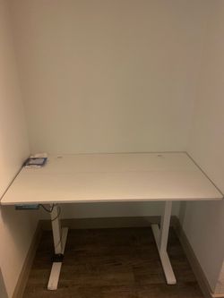 Standing desk