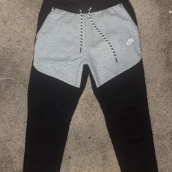Nike Tech Black And Grey Pants (Medium)
