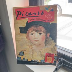 Picasso para niños (Picasso for kids) Art book with stickers and other activities (import from Spain)
