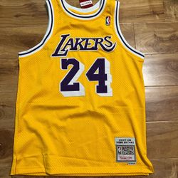 Lakers Jersey Bryant 24 Yellow True To Size