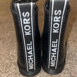 Michael Kors Tavie Booties! Size 7