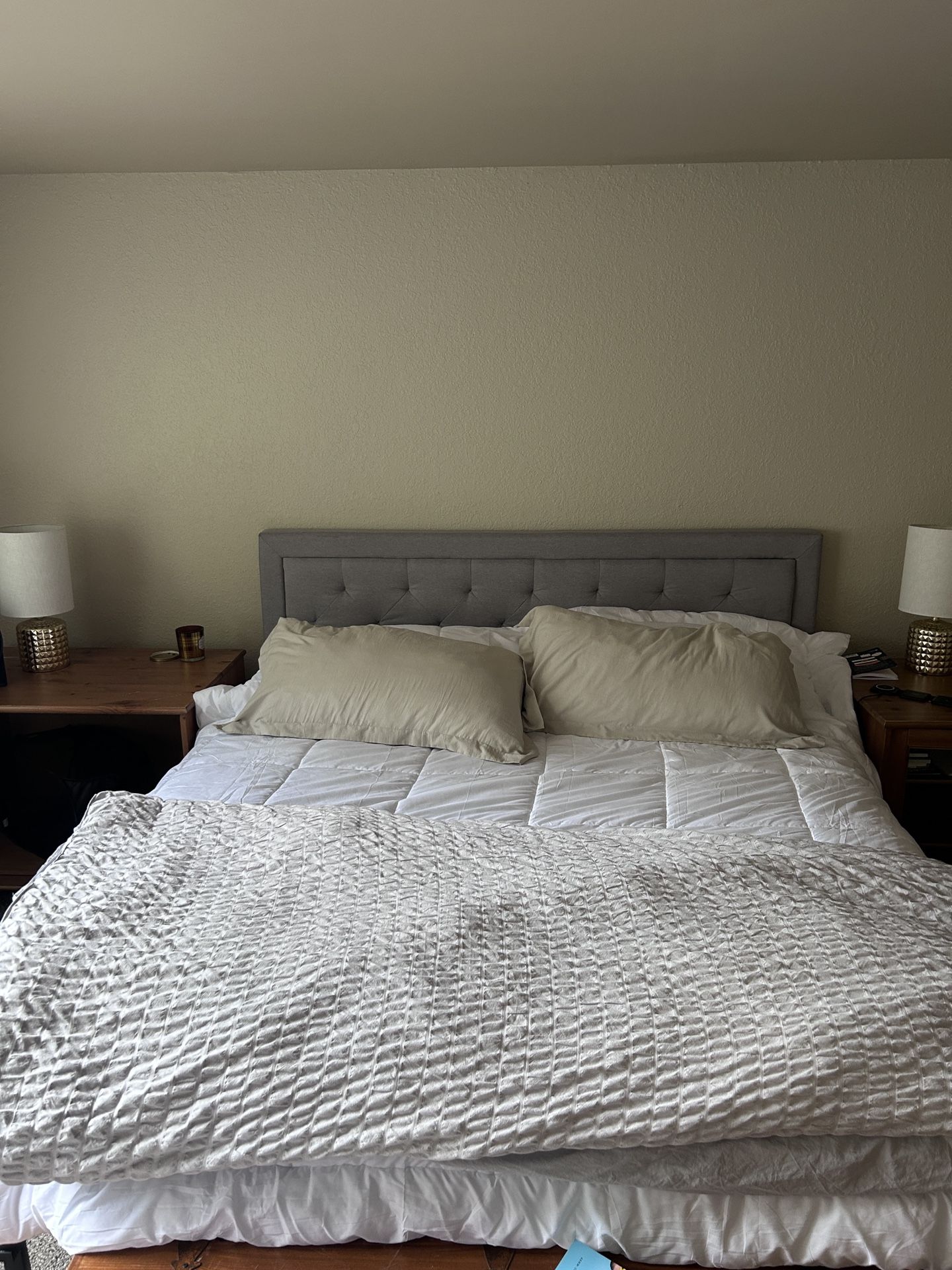 King bed Frame And Mattress