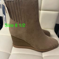 Boots $35 New