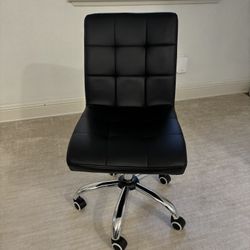 Black Desk Chair