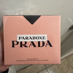 Prada Paradoxe