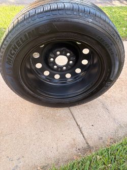 235/65R18 Michelin Tire Like New ( Never Used)