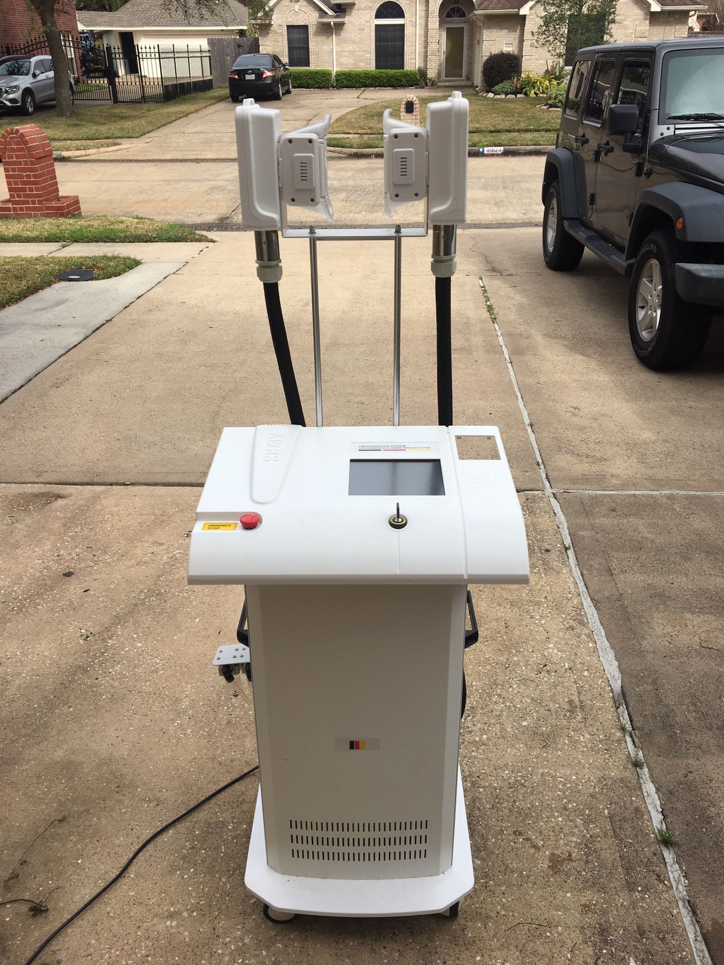 CoolSculpting Cryolipolysis Fat-Freeze Machine