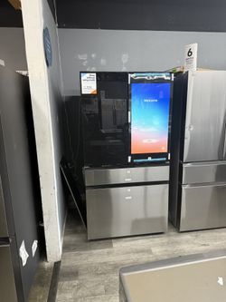 Samsung - Bespoke 23 cu. ft. Counter Depth 4-Door French Door Refrigerator with AI Family Hub+ - Charcoal Glass & Stainless Steel