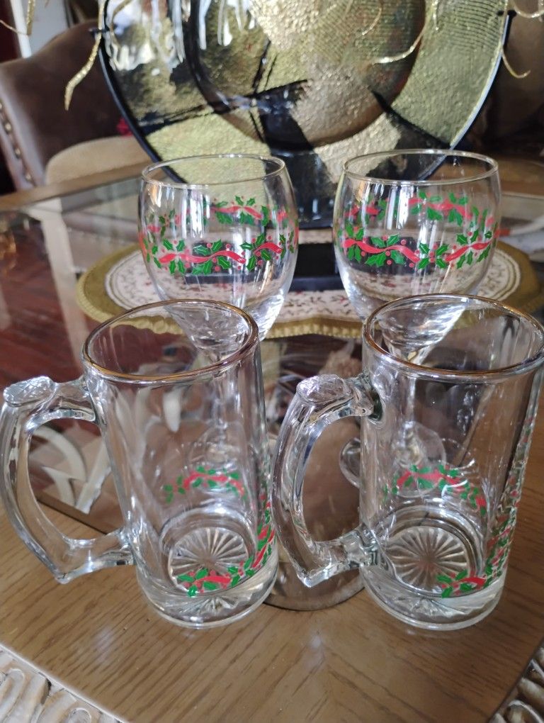 Vintage dishes ..( Christmas)