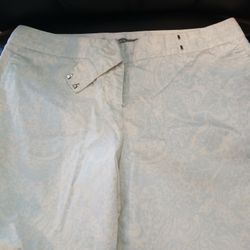 Woman's Pants 