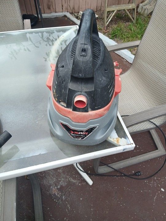 Husky wet /dry Vac