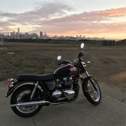 2007 Triumph Boneville T100 Moving Out Of State Open To Offers