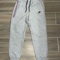 Nike Tech Sweats 