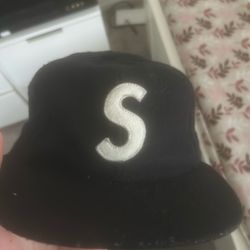 Supreme Hat 