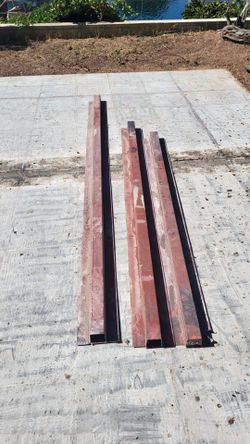 Metal Construction  lentils