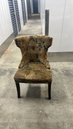 Pier one chair